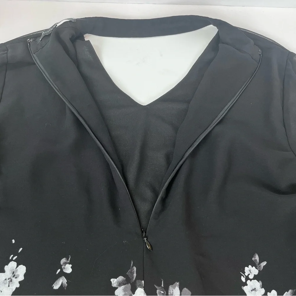 White House Black Market Blouse Size 8 Black White Floral Choker Chiffon Lined
